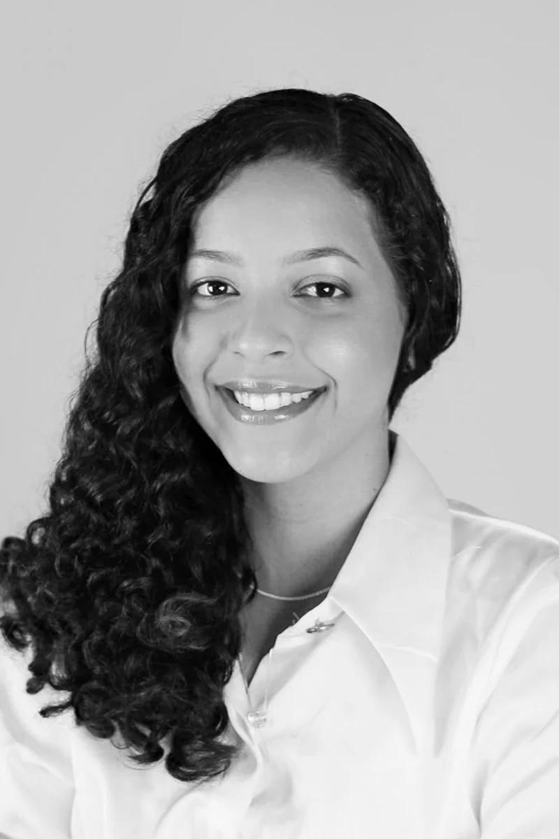 Maria Vitória, Sales